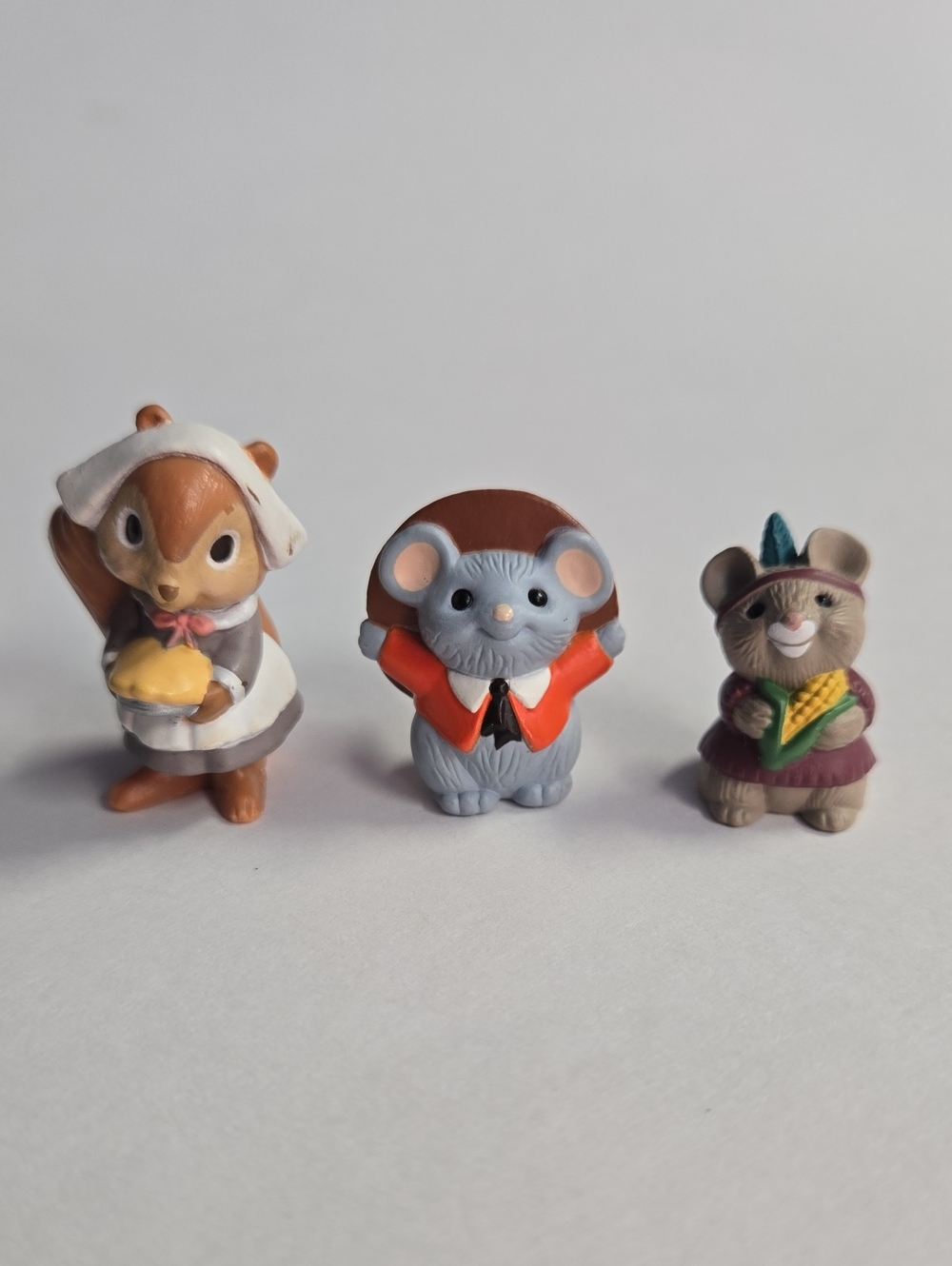 Vntg Unbranded, Sri Lanka & China Fall Harvest Figurine Set EUC 1.25"